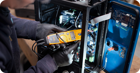 Photos pour illustrer la compatibilité multimarques du stock de pièces détachées pour machines hotmelt d'HM tech